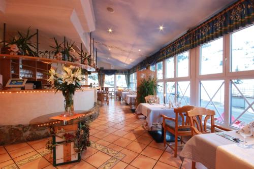 Sporthotel Snowwhiteにあるレストランまたは飲食店