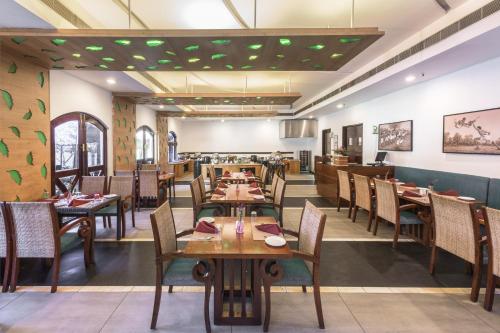 ห้องอาหารหรือที่รับประทานอาหารของ Club Mahindra Cherai Beach