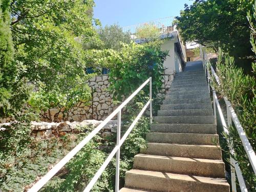 Taman di luar Studio MARE -30 m from a lonely beach