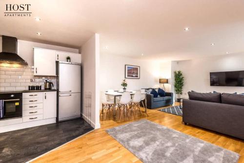 Stylish Liverpool Central Apartment - Sleeps 8!, Bayberry (NY), United Kingdom
