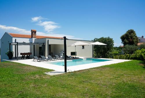 Villa Lia with pool - luxury in Vintijan, near Pula and Medulin