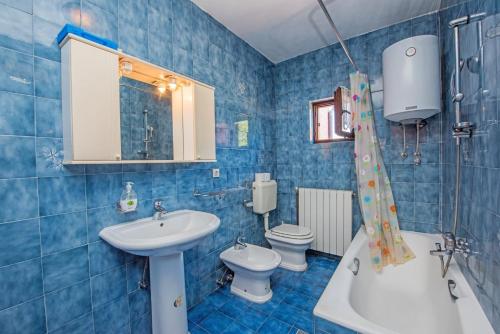 Kúpeľňa v ubytovaní Two Bed Rooms Fortuna near the Beach