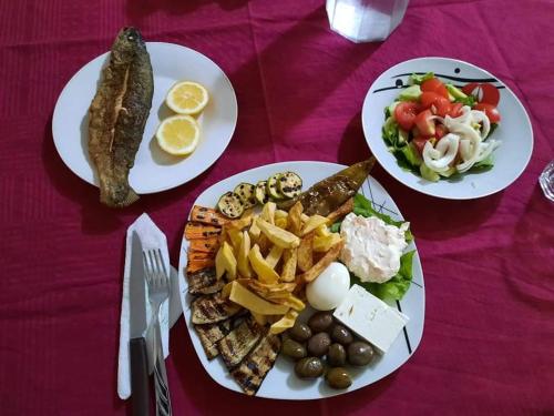 Comida en o cerca de esta villa