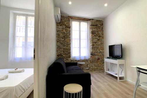 Renovated apartment AC - wifi - 2-4pers - Center Antibes rue James Close
