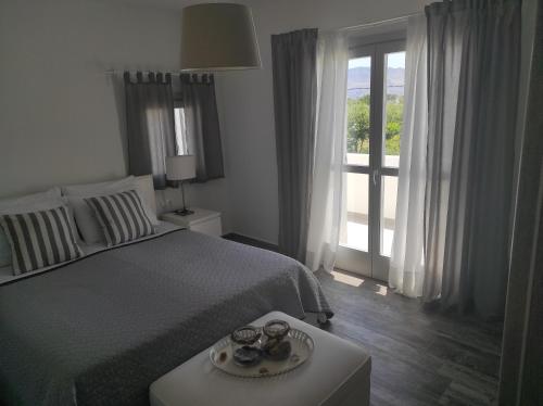Легло или легла в стая в Akrotiri Skyros