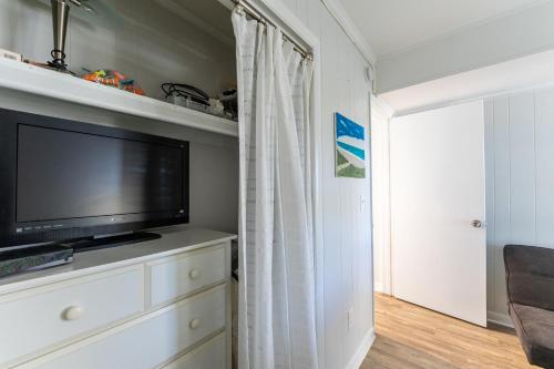 Charming Ocean-view Condo at Ocean Pier 3 photo 35