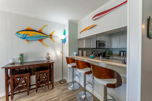Charming Ocean-view Condo at Ocean Pier 3 photo 9