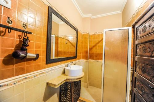 Koupelna v ubytování Riad Errabii & Spa