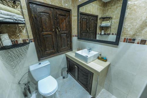 Koupelna v ubytování Riad Errabii & Spa