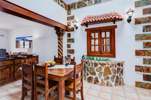 Casa Delfín Playa Blanca 2 dormitorios y piscina