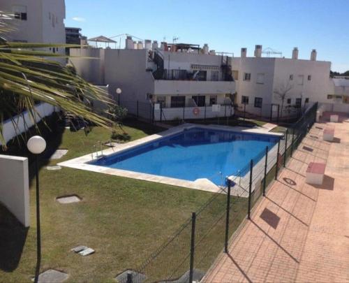 Modern 2 bedroom Penthouse with huge private roof top terrace,free parking and free WIFI