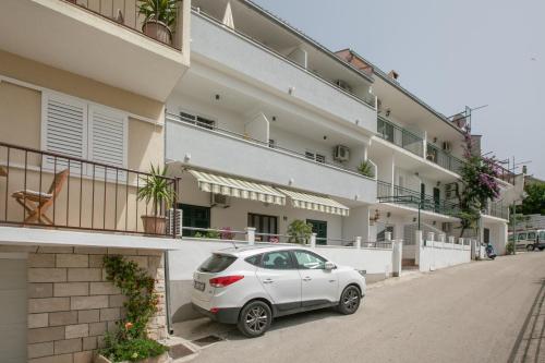 Sea view Ela Apartments