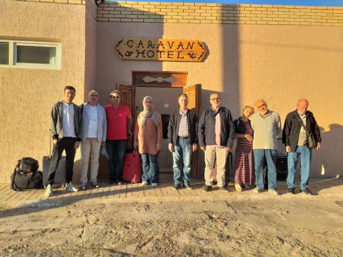 Επισκέπτες που μένουν στο Caravan Hostel