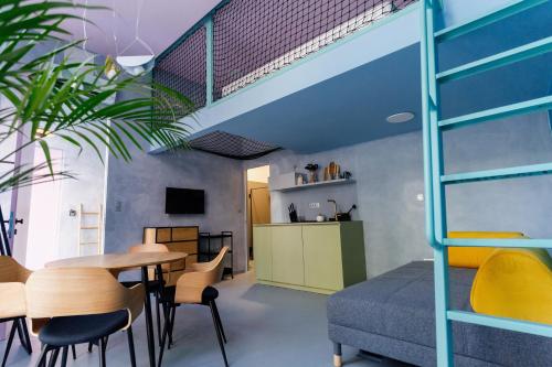 Kuchyň nebo kuchyňský kout v ubytování Tomosmatik Apartments Koper by Locap Group