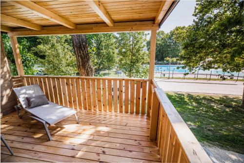 Balkon atau teras di Premium Mobile Tree House with Thermal Riviera Tickets