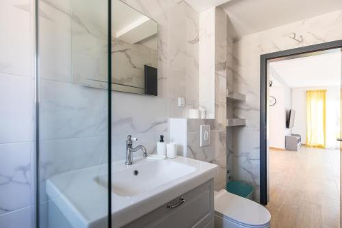 Kylpyhuone majoituspaikassa Villa Luni