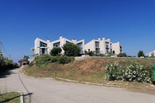 Gallery image of Deluxe villa in Village Club in Kassandria