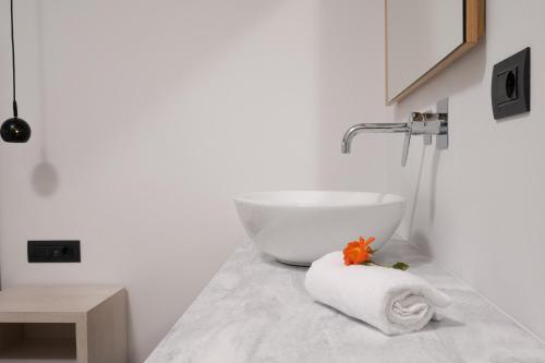 Ванна кімната в Breeze Luxury Rooms