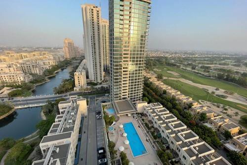 Cozy 2 BR apt Golf Tower Greens, stunning Golf views