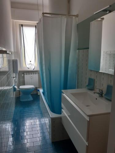 A bathroom at Appartamento Lauretta