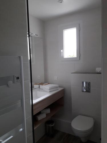 Ένα μπάνιο στο Auberge La Tomette, The Originals Relais