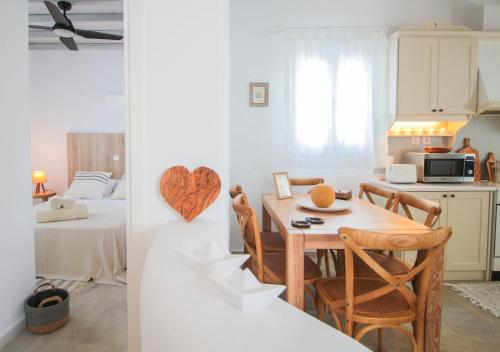 Gallery image of Two Coasts Villa 150m from the beach in Agios Ioannis Tinos