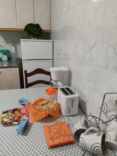A kitchen or kitchenette at A Chabola Mondariz