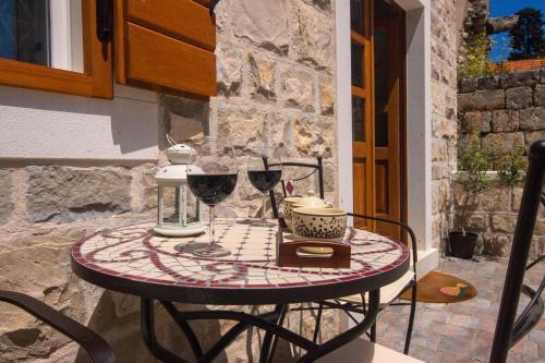 Kawasan patio atau luaran di House Tia