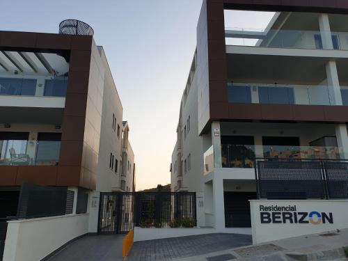 Boutique apartment near the beach, 1 Gbps Wi-Fi photo 23
