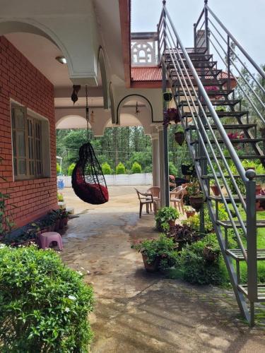 Taman di luar Bluebell homestay