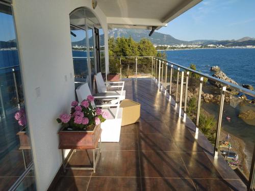 Gallery image of Sunset View Apartments in Bar