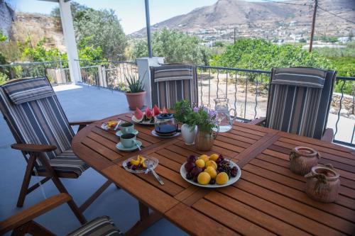 Galeriebild der Unterkunft Country house with lovely view in Víssa