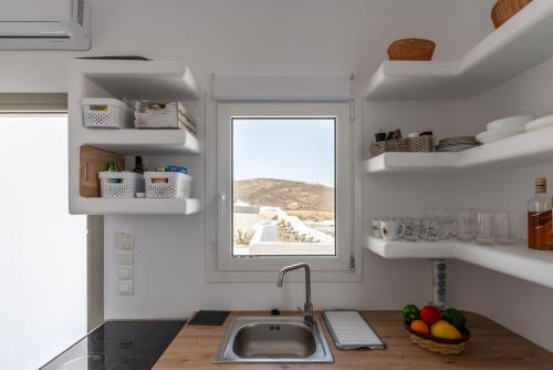 Η κουζίνα ή μικρή κουζίνα στο Miramare Suites Mykonos