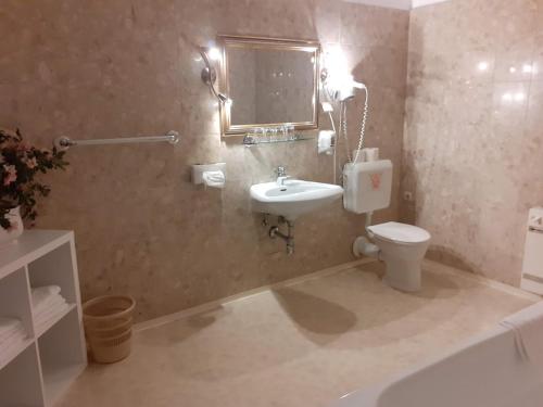 Kúpeľňa v ubytovaní Gasthof Brauerei Kofler