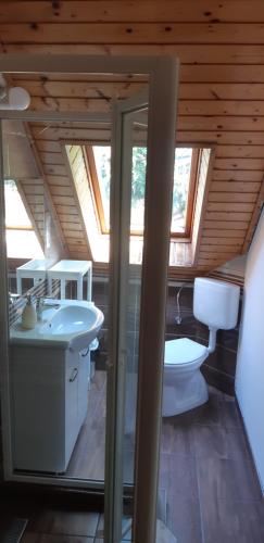 Koupelna v ubytování Jankó Apartman