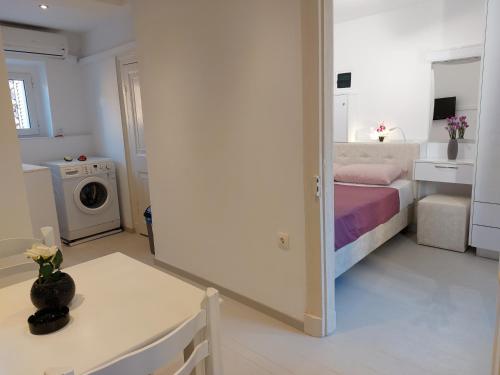 Akis luxury flat