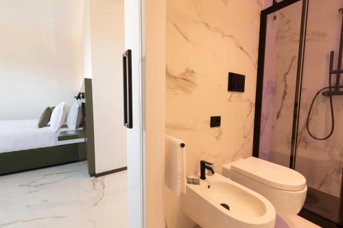 The City Hotelにあるバスルーム