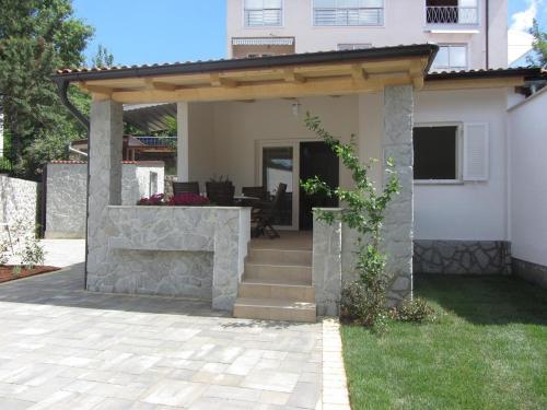 Holiday Home Lujo