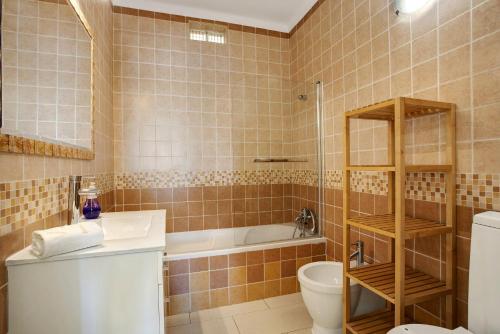 Ванная комната в Santa Isabel Apartment