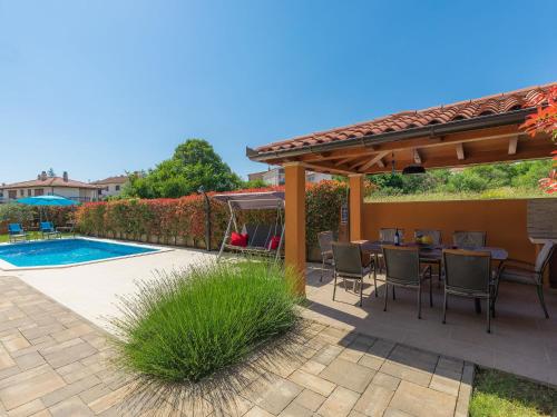 Holiday Home Linden Tree by Interhome