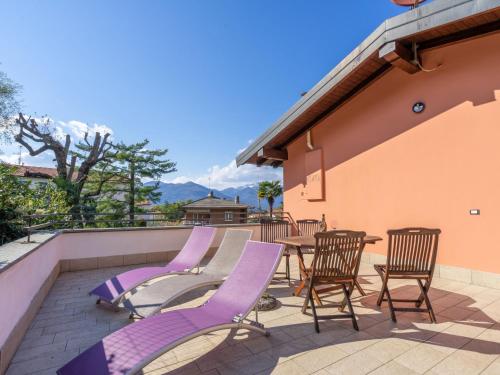 Balcony o terrace sa Holiday Home Residenza Agrifoglio-3 by Interhome