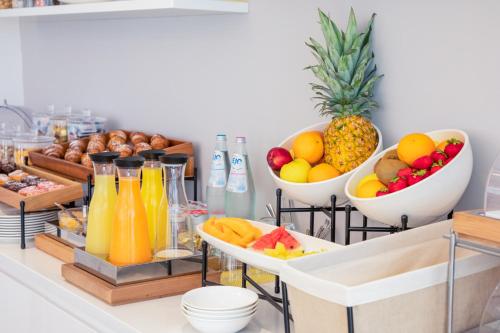 Makanan di atau berdekatan hotel