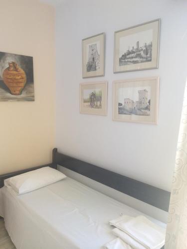 Katil atau katil-katil dalam bilik di Areti & Maria Apartments