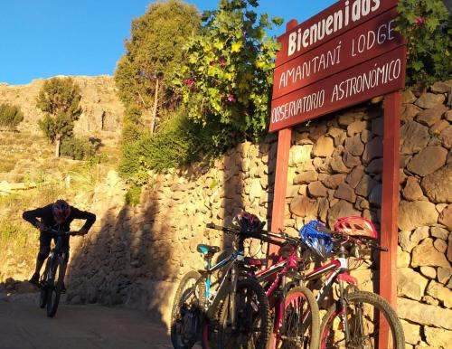 Cykling vid eller i närheten av Amantani Lodge