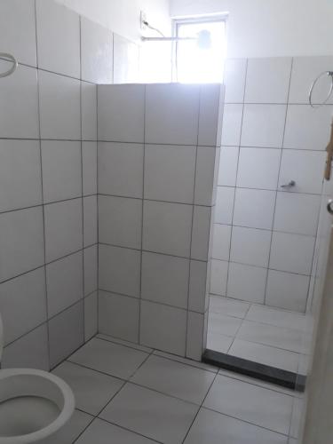 Bilik mandi di Hotel Brasil