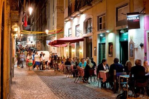 FLH Bairro Alto Central Apartment