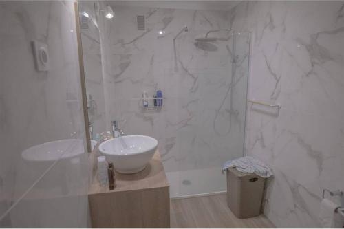 Apt 2 Pers 200m de la mer plus Parking proche