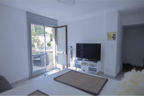 Apt 2 Pers 200m de la mer plus Parking proche
