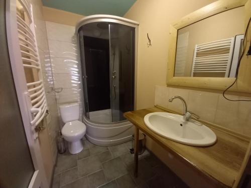 Kúpeľňa v ubytovaní Садиба Райський Куточок