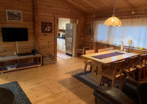 Кухня или мини-кухня в Stuga Sälen Kläppen 7 bäddar uthyres veckovis Söndag till Söndag
